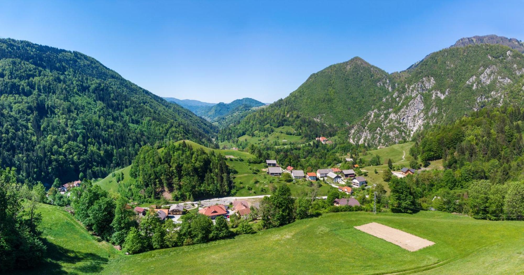 Appartamento Kmetija Na Cendavs Cerkno Esterno foto